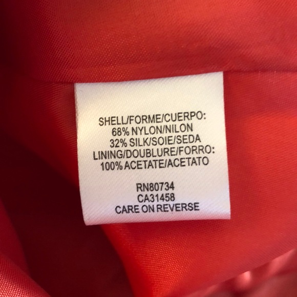 BCBGMaxAzria Red and Pink Textured Floral Silk Blend Full Skirt - Size 8 - Picture 10 of 11